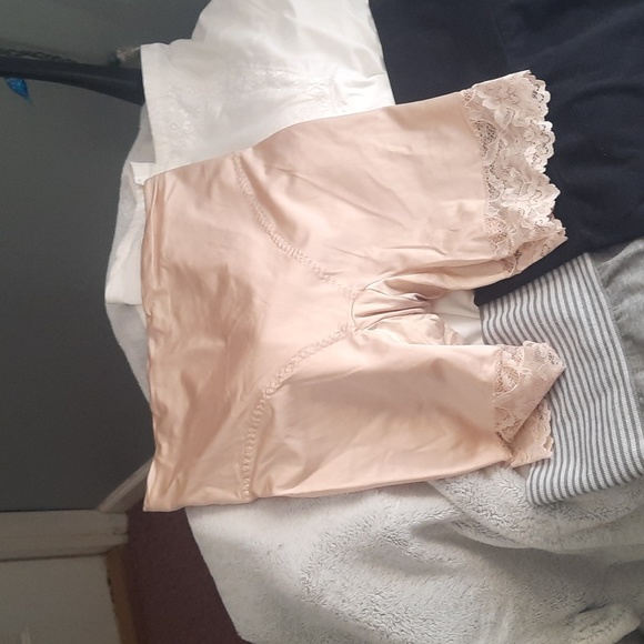 Smoother and shapers. Size Large. Skinny girl, flexees, luleh. - Picture 2 of 5